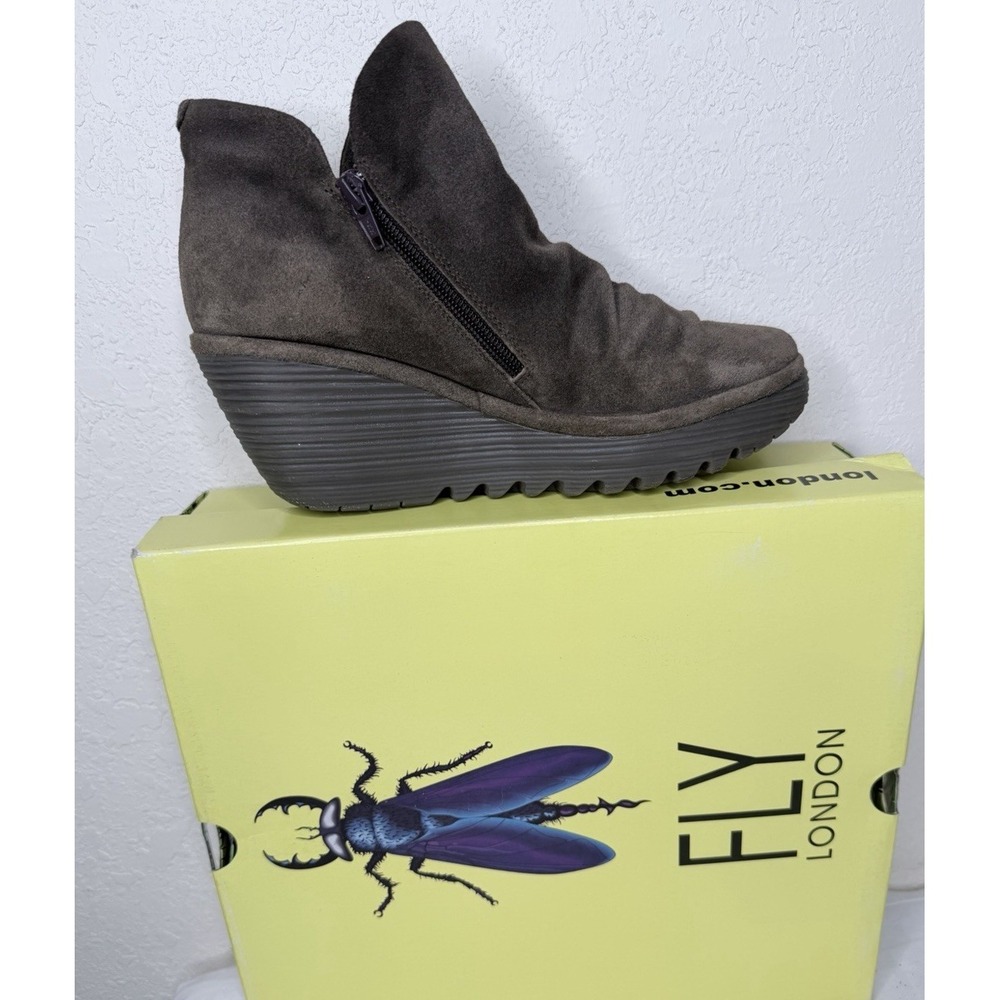 Fly London Oil Suede Sludge Boot 39 Womens US Size 8.5 Brown Wedge Ankle Bootie